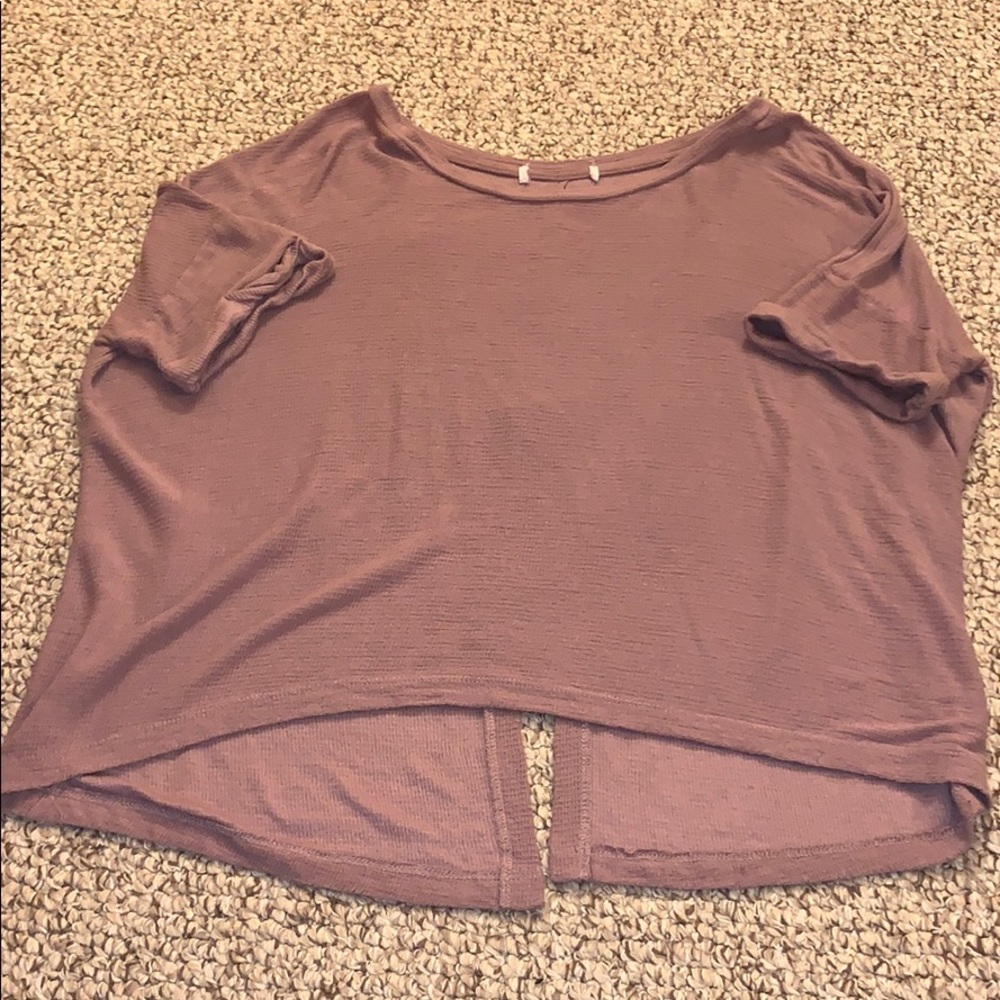 Women’s Short Sleeve Top with Slit Back